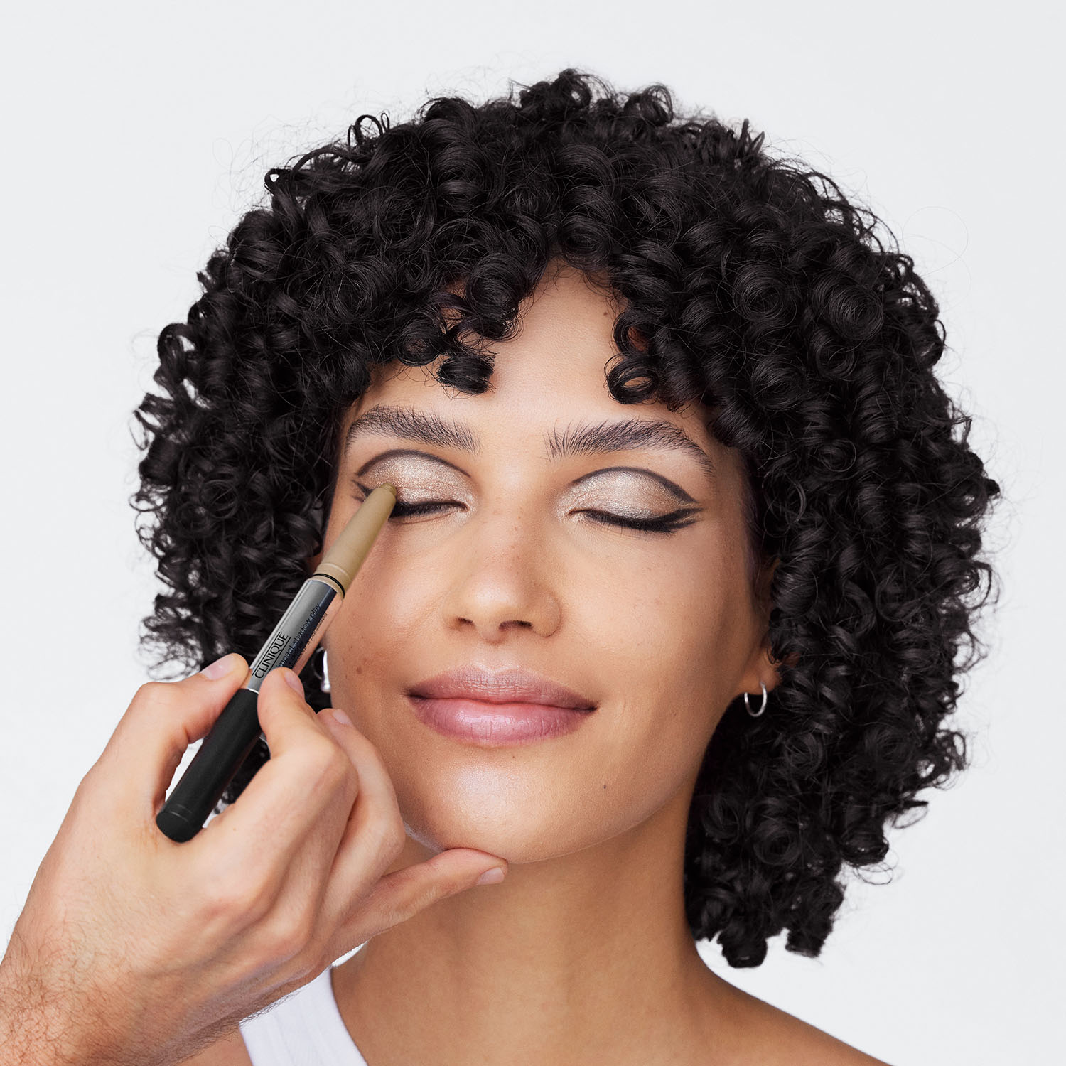 HIGH IMPACT SHADOW PLAY™ SHADOW + DEFINER (SOMBRA PARA OJOS DE DOBLE PUNTA)